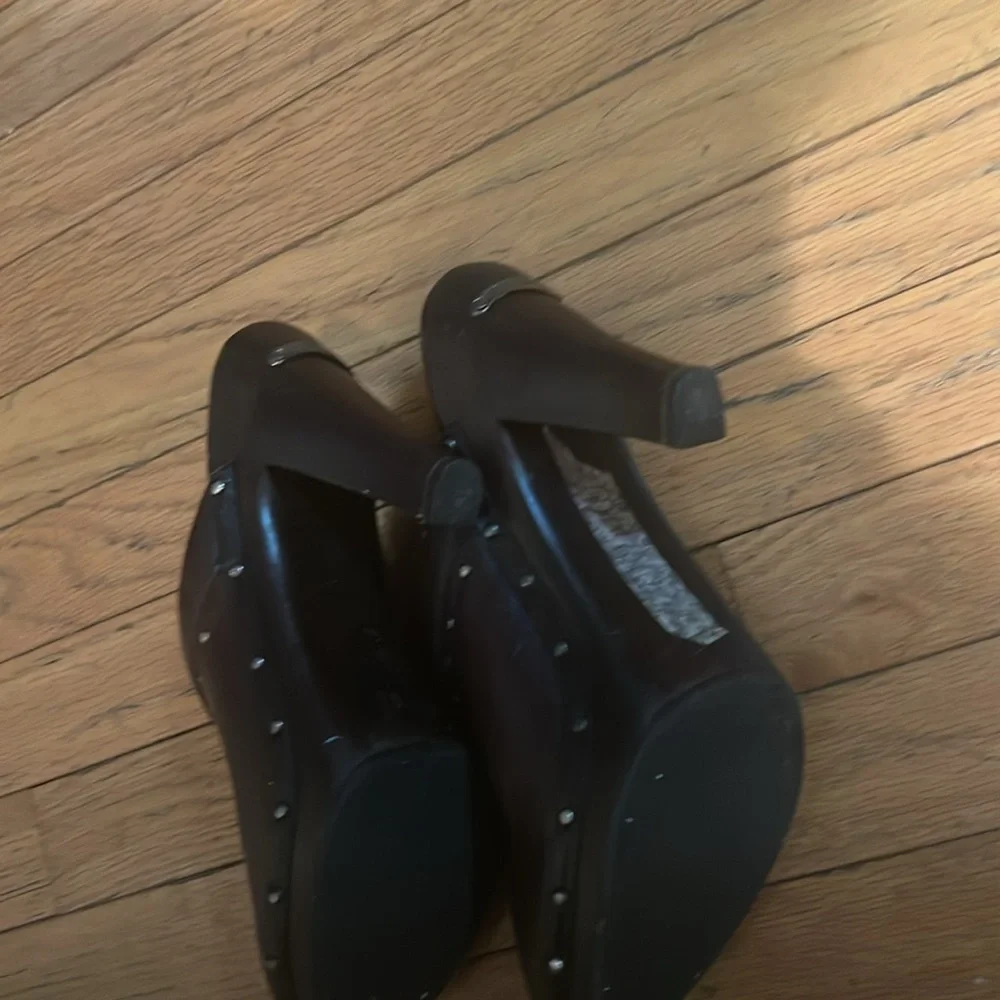 Brown Michael Kors clogs - Picture 3 of 3